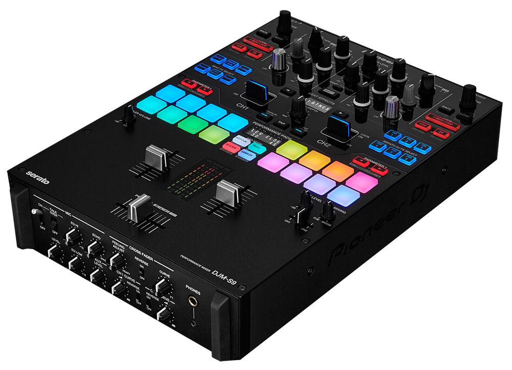 La djm s9 de pioneer est issue de la technologie de la djm 2000 nexus