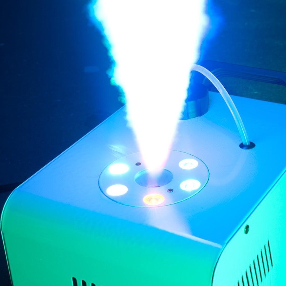 La vf volcano d?adj est une machine à fumée verticale ajoutant de la couleur à la fumée grâce à ses 6 leds rgb de 3w chacune.